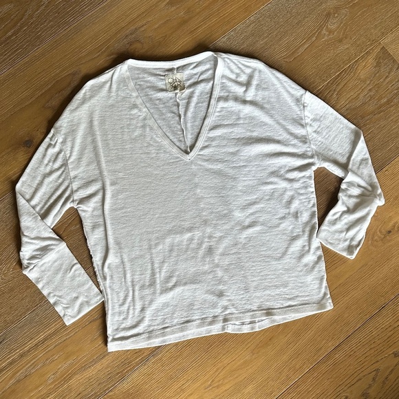 CHASER Loose Fitting V-neck Long Sleeve Top - Picture 4 of 9